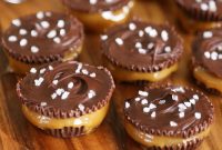 Effortless 4-Ingredient Salted Caramel Chocolate Cups