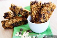 Autumn Spiced Pumpkin Chocolate Chip Bars