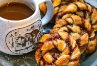 Flaky Cinnamon Puff Pastry Swirls