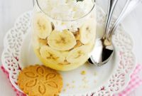 Mini Banana Pudding Trifles with Buttery Shortbread