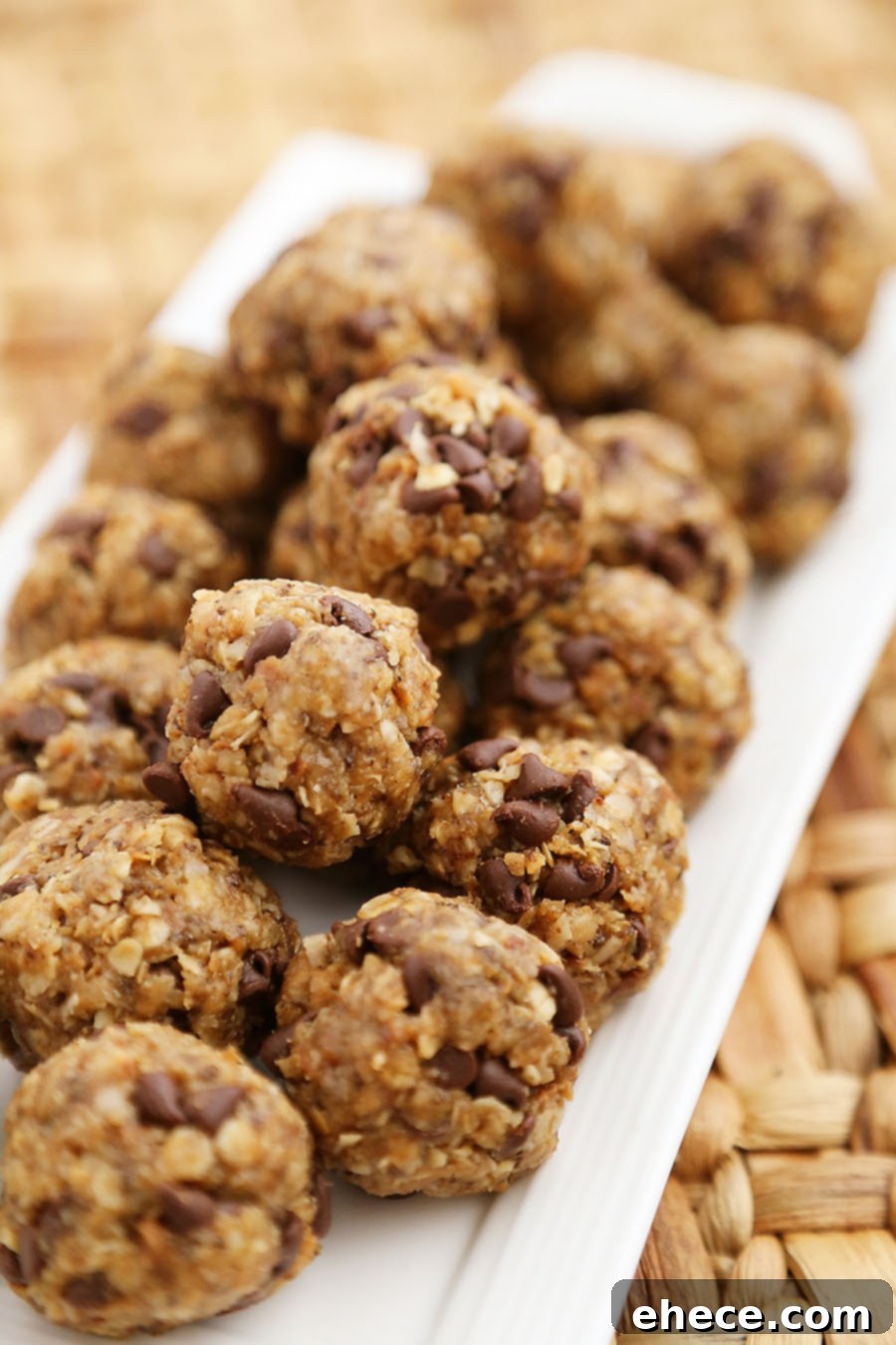 Chocolate Chip Peanut Butter Granola Bites - A perfect protein-packed snack for energy on the go. Featuring the delicious and creamy Jif Peanut Butter. thecomfortofcooking.com