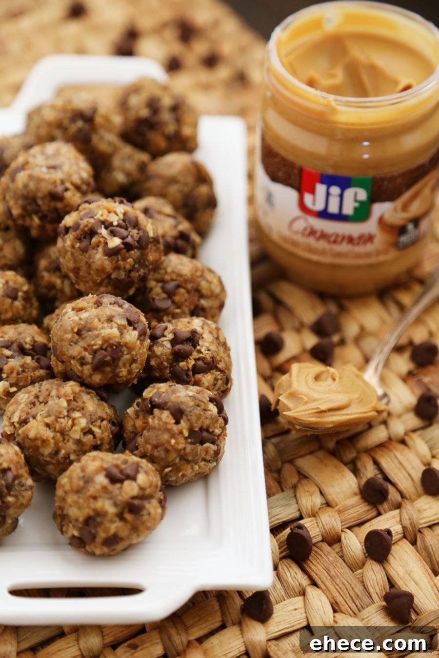 Chocolate Chip Peanut Butter Granola Bites - An easy, protein-packed snack to reenergize your day, made with the delicious Jif Peanut Butter. thecomfortofcooking.com