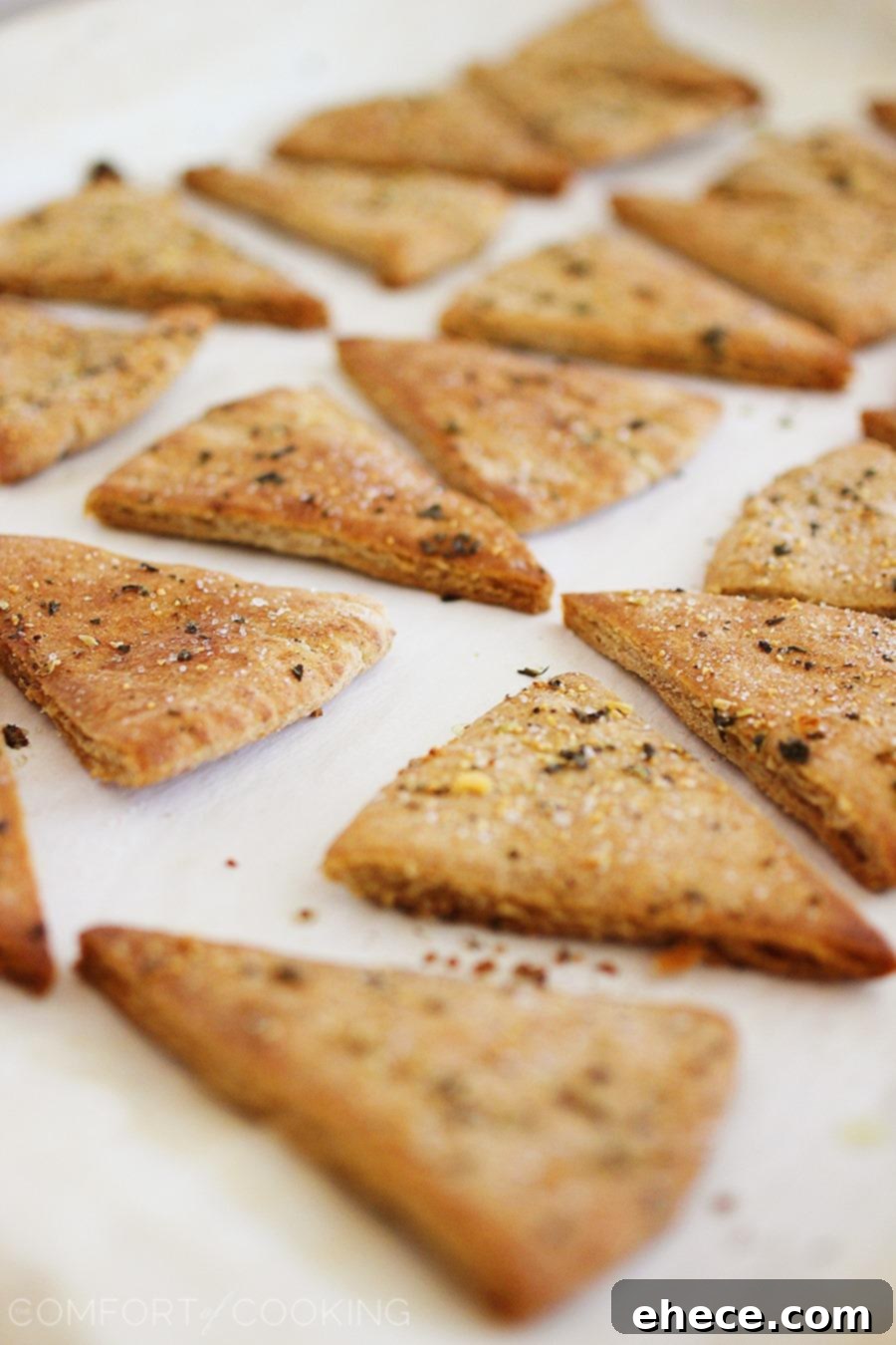 Avocado Hummus + Whole Wheat Pita Chips – Smooth, creamy white bean avocado hummus and homemade pita chips make this the perfect party snack!