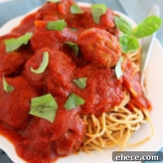 Slow Cooker Turkey Pesto Meatballs & Marinara in the slow cooker