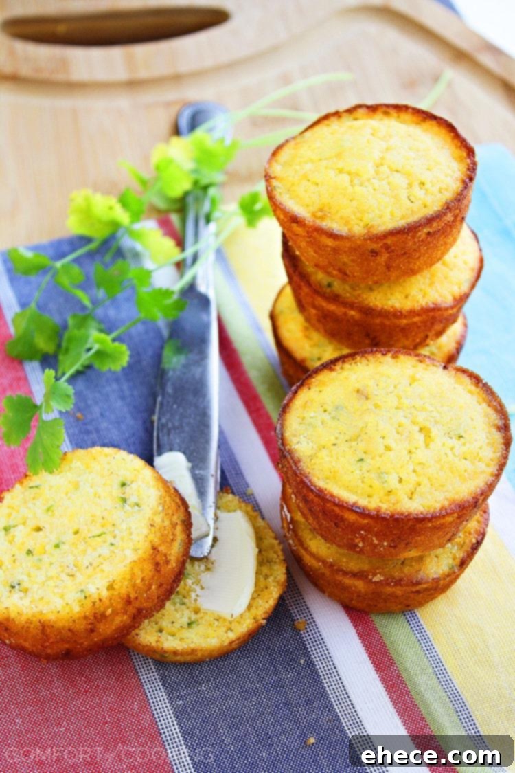 Hearty Slow Cooker Turkey Chili 4 A bowl of Slow Cooker Turkey Chili with a variety of toppings, ready to be served. Ideal for family dinners or entertaining.