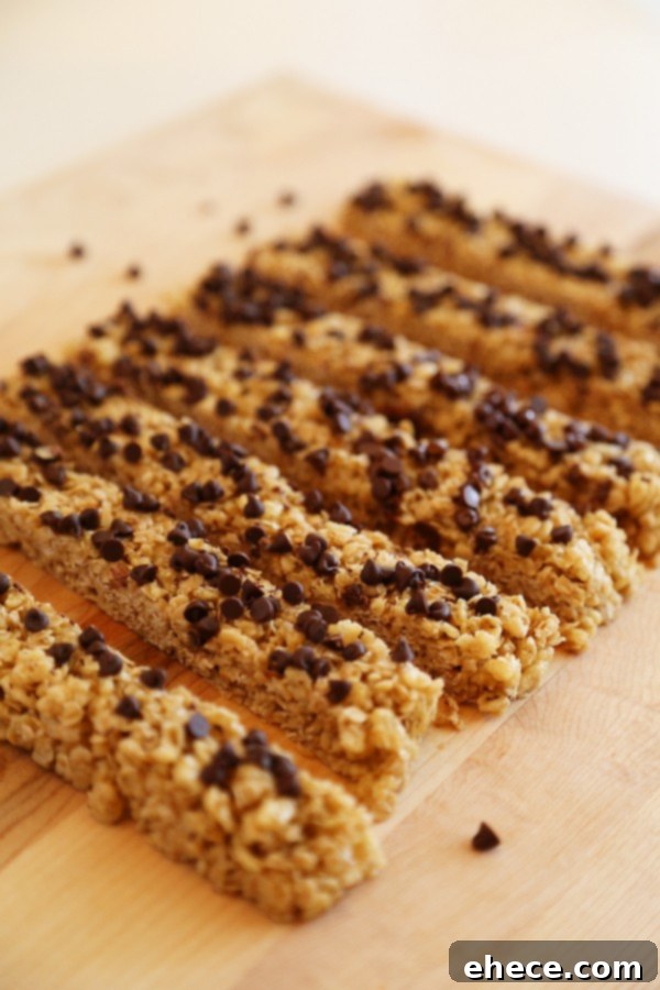 No-Bake Chewy Chocolate Chip Granola Bars - Crispy, chewy homemade granola bars are easy, healthy and perfect for snacks on the go! | thecomfortofcooking.com