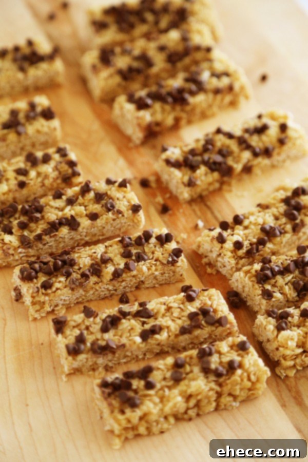 No-Bake Chewy Chocolate Chip Granola Bars - Crispy, chewy homemade granola bars are easy, healthy and perfect for snacks on the go! | thecomfortofcooking.com
